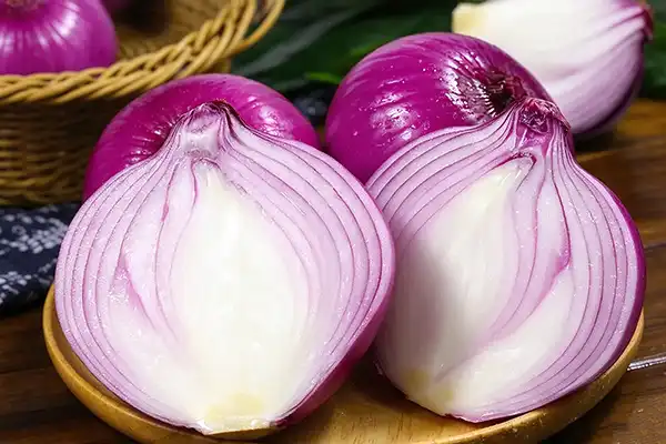 How Does Onion Extract Support Stronger, Healthier Hair?