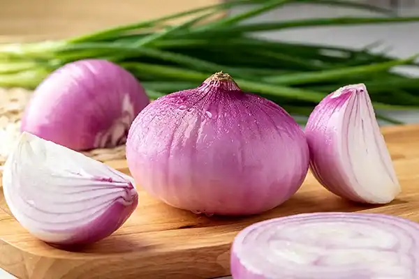 Can Onion Extract Help Reduce Hair Loss Naturally?